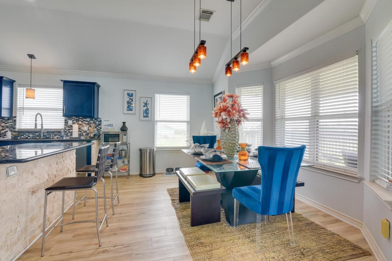 Galveston Escape With Entertainment Patio And Deck! 빌라 외부 사진