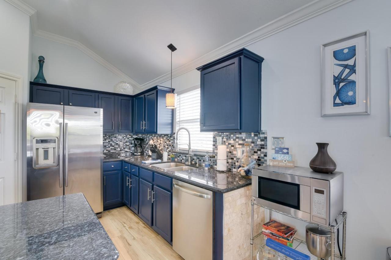 Galveston Escape With Entertainment Patio And Deck! 빌라 외부 사진
