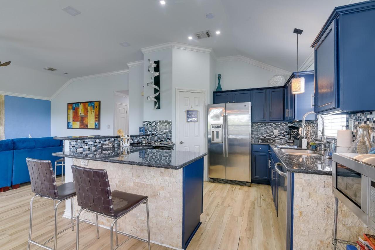 Galveston Escape With Entertainment Patio And Deck! 빌라 외부 사진