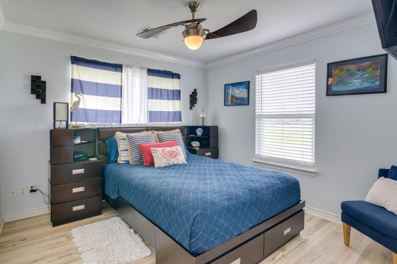 Galveston Escape With Entertainment Patio And Deck! 빌라 외부 사진