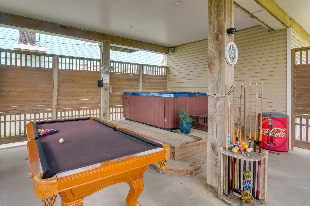 Galveston Escape With Entertainment Patio And Deck! 빌라 외부 사진