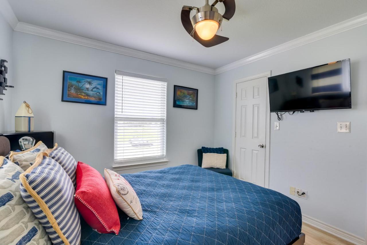 Galveston Escape With Entertainment Patio And Deck! 빌라 외부 사진